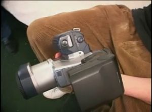 Негритянку карлика ебут зрелые мужики